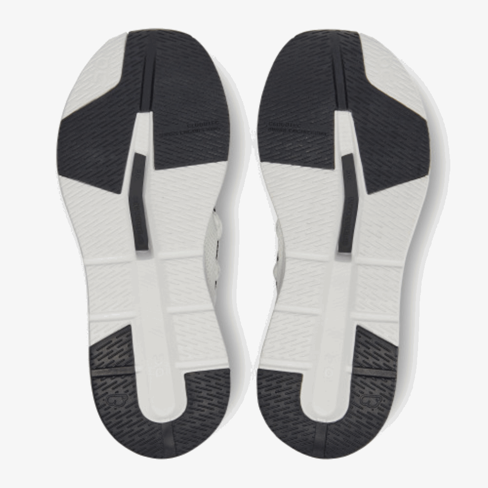 On Running Cloudeasy Undyed-White-Black